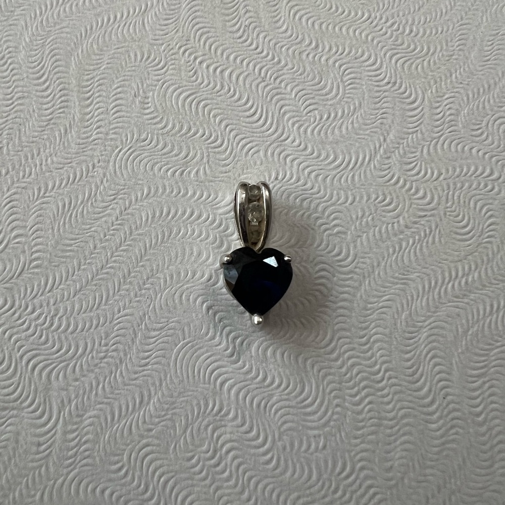 Sapphire heart shaped pendant